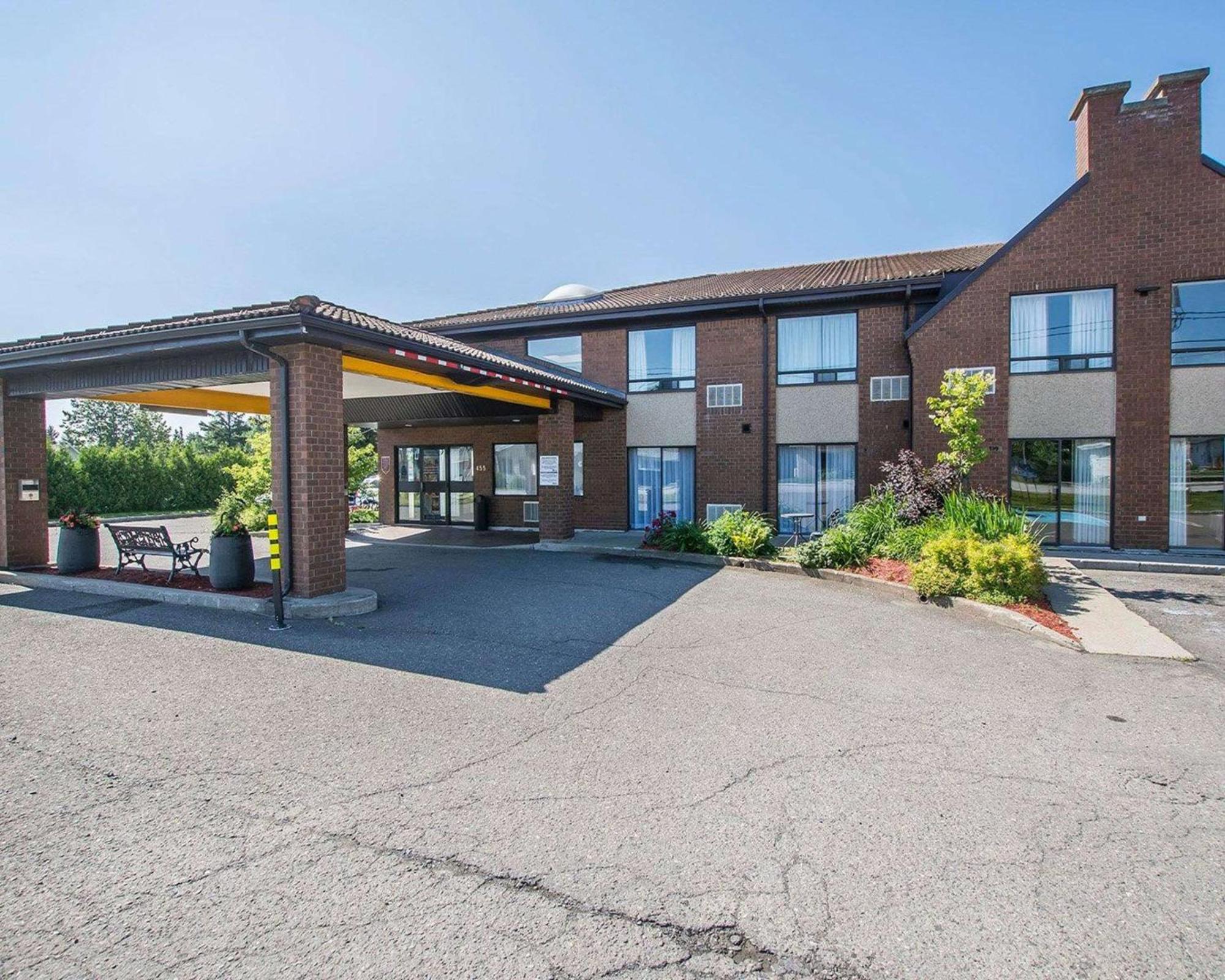 Comfort Inn Rimouski Exterior photo